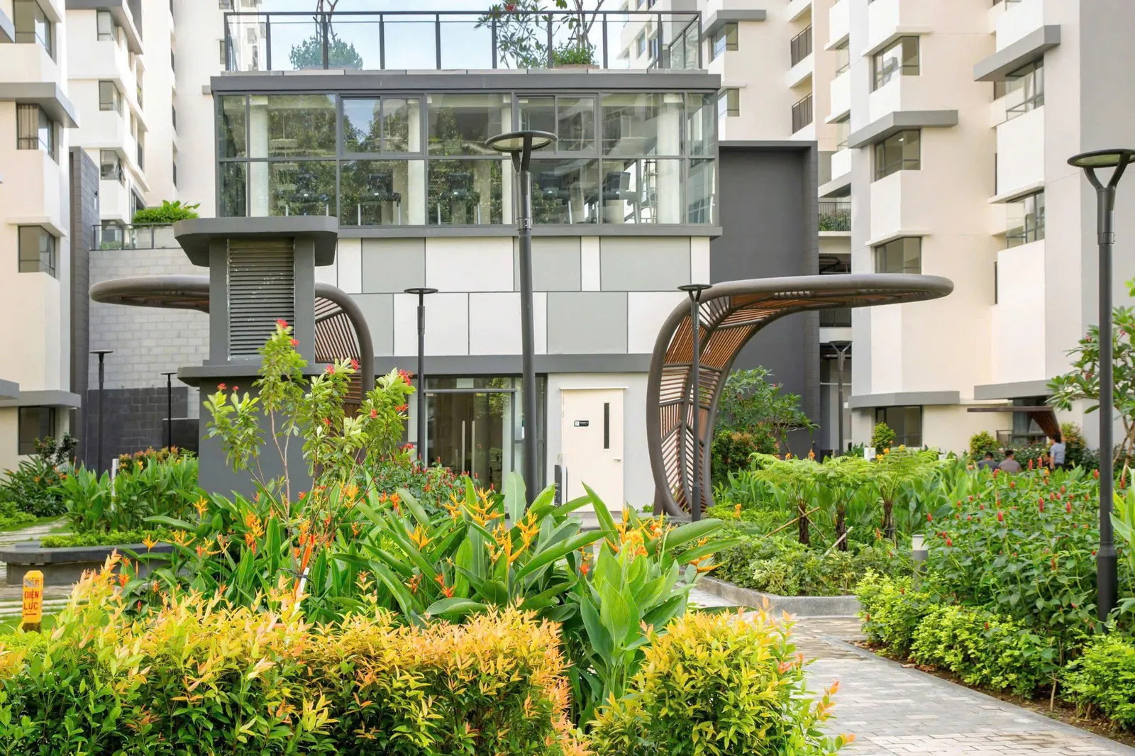 Vườn cảnh quan giữa các block Habitat Bình Dương
