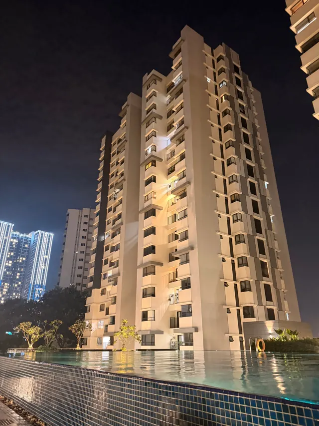 Hồ bơi vô cực về đêm, Habitat Bình Dương